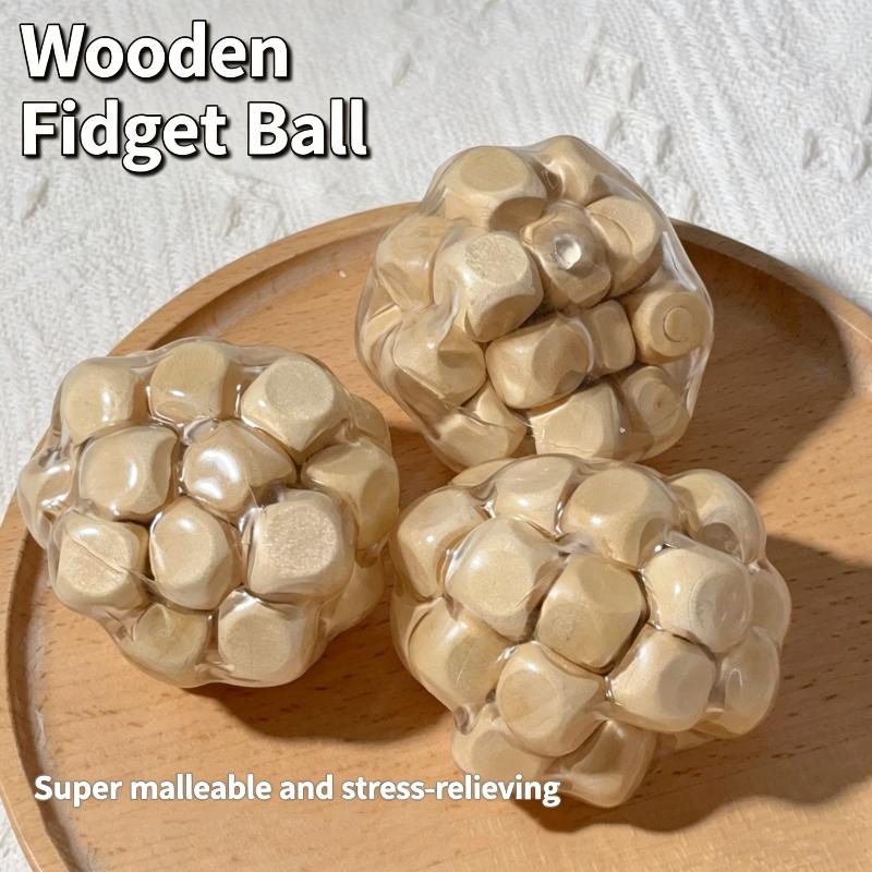 Wooden Noisy Ball Squishy Toy  - Kids Toys Entertainer recension och pris