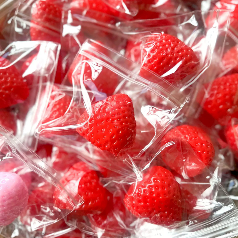 Squishy Big Strawberry Squeeze - Kids Toys Entertainer recension och pris